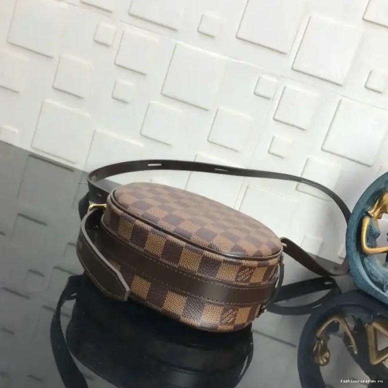 Fashionrepsfam ru 20DJ570080 LV Bags 0731